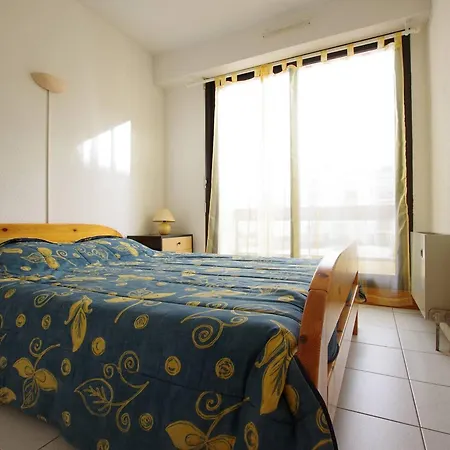 Meuble Avec Piscine - 4 Pers, - Fr-1-825-56 Λα Ροσέλ